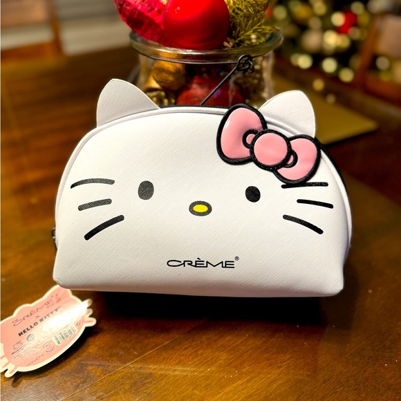 Hello Kitty Make Up Bag - Picture 2 of 2